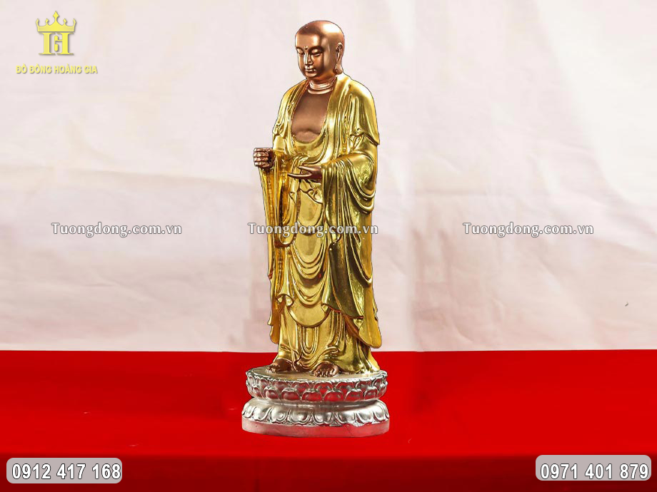 Hình ảnh nhìn nghiêng của bức tượng Phật